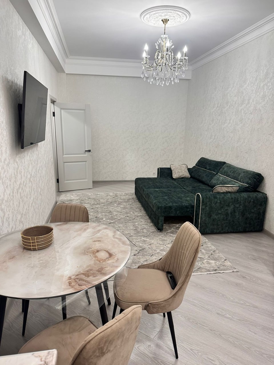 1 комнатная 60 м²