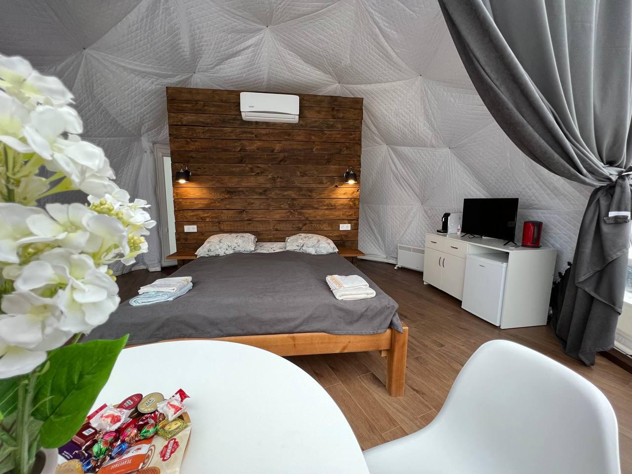 Глэмпинг "Утро в горах" 28 м²