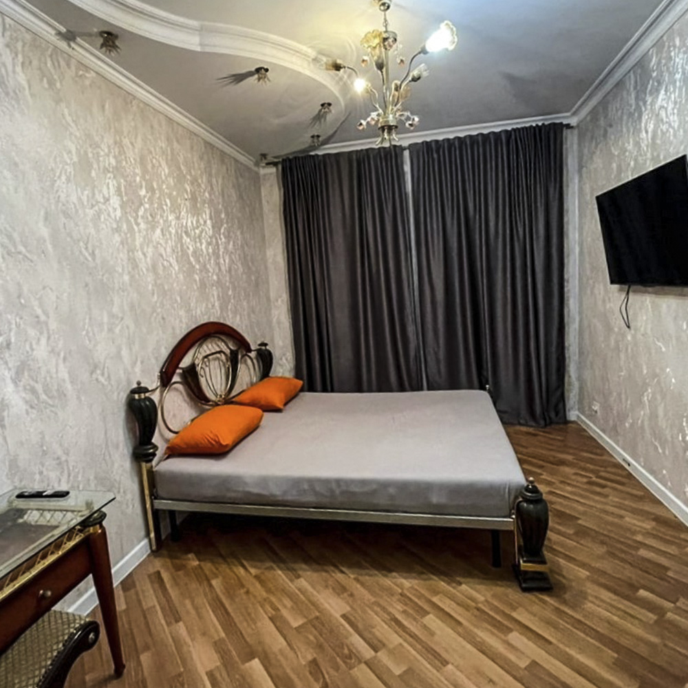 1-комнатная 70 м²