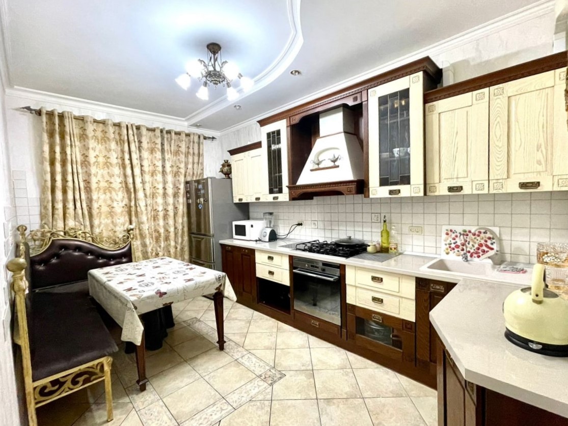 1-комнатная 70 м²