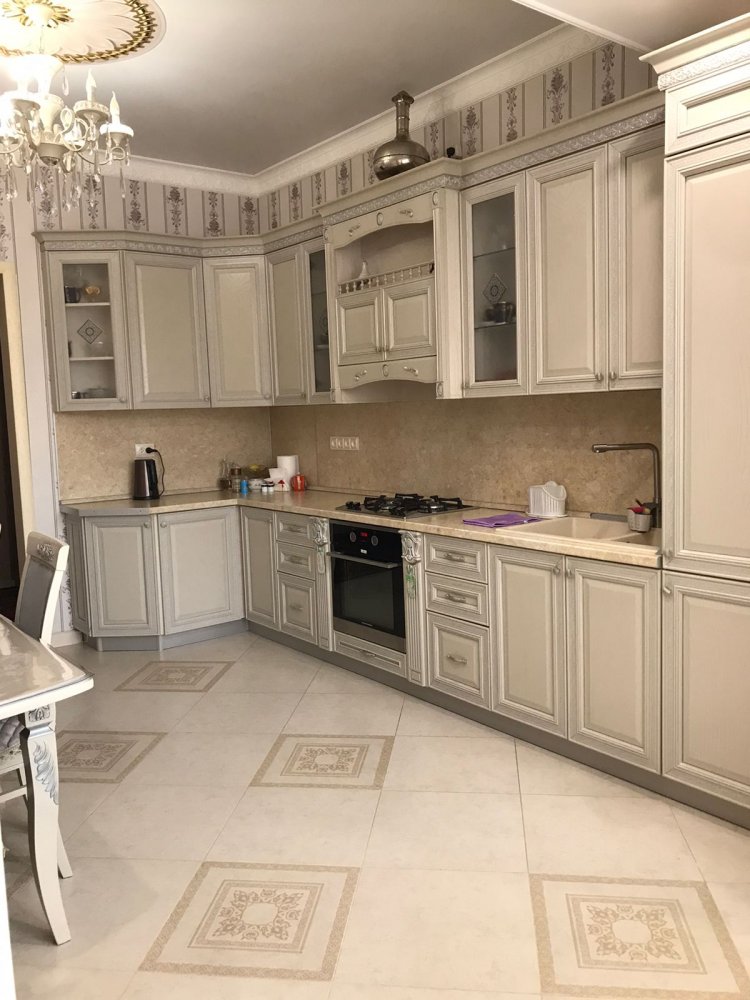 Квартира 2-х комнатная 82 м²